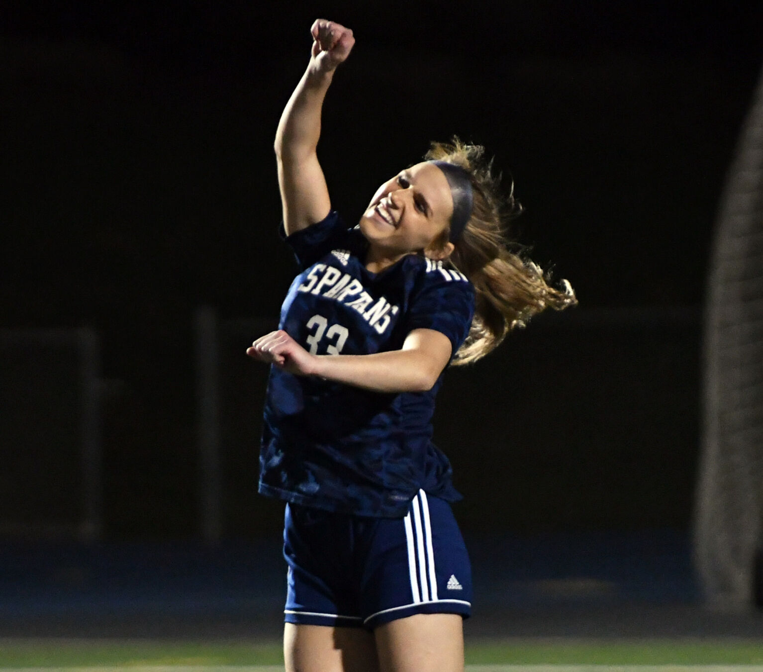 041222-qc-spt-pv bett soccer031.JPG